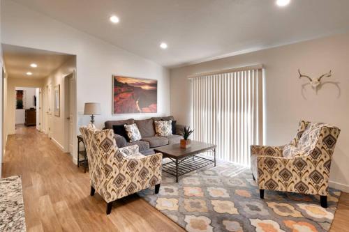 6L Top Floor RedCliff Condo, Pool & Hot Tub detail