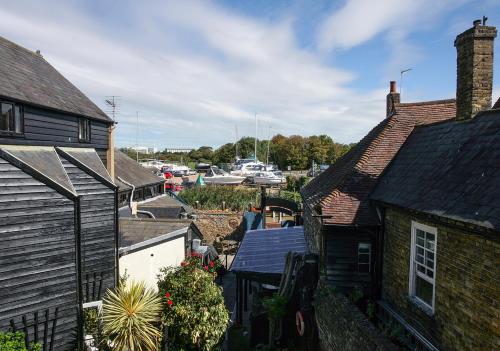 Exclusive cottage in heart of historic sandwich