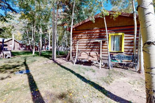 Happy Place Cabin in South Fork, USA