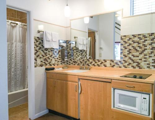 廚房, 提洛爾旅館 (Tyrolean Lodge) in 亞斯本