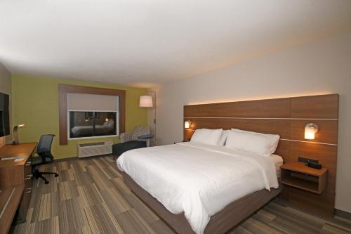 Holiday Inn Express Troutville-Roanoke North, an IHG Hotel