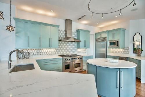 Beaches Be Sippin by Five Star Properties - image 2