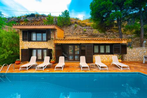 Infinity Villas gîte à louer Mandra Capreria