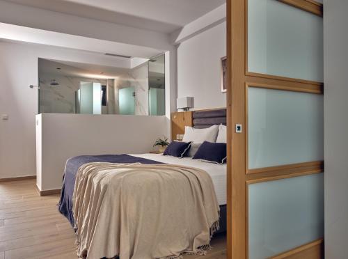 Cavo Orient Beach Hotel & Suites - image 8