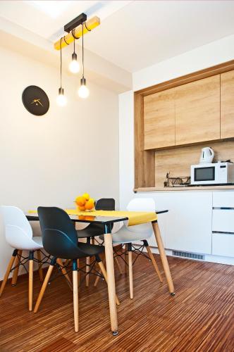 One-Bedroom Apartment image 7