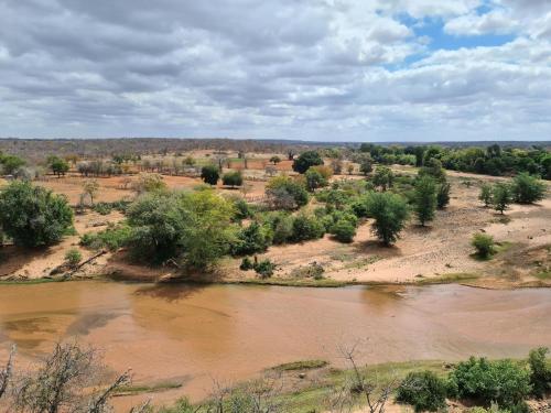 Nthakeni Bush & River Camp