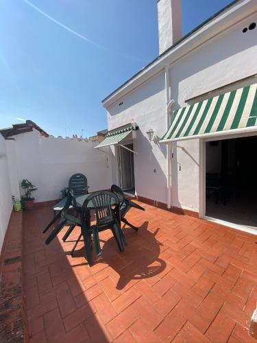 One-Bedroom Apartment with Terrace (2-3 Adults)