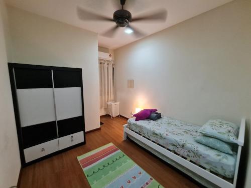 Quiet, very comfortable 4 bd house in Puncak Alam