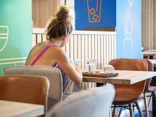 Lakeside77 - image 2