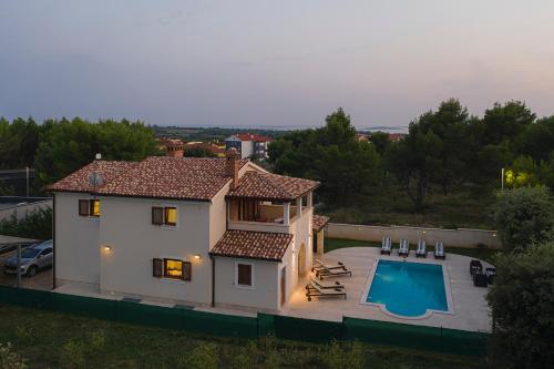 Four-Bedroom Villa image 2