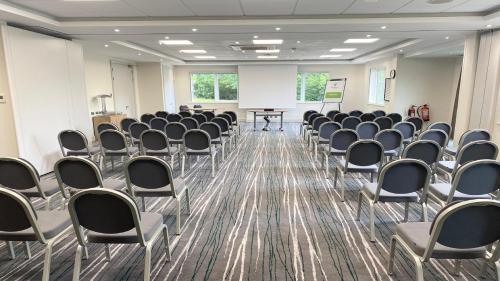 Holiday Inn Aylesbury an IHG Hotel - image 2