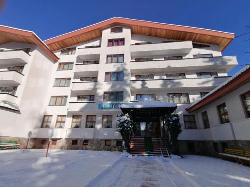 Elina Hotel, 