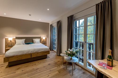 1 queen bed