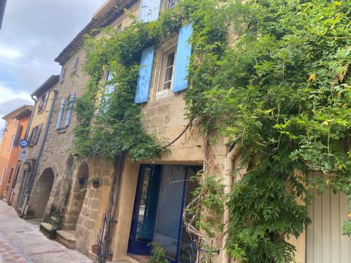 House with a terrace and 3 bed rooms in a quiet city center