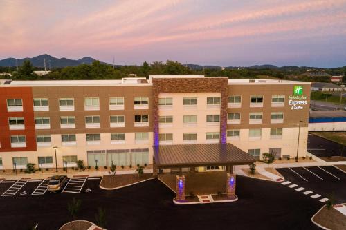 Holiday Inn Express & Suites - Roanoke – Civic Center