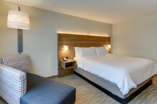 Holiday Inn Express & Suites - Roanoke – Civic Center