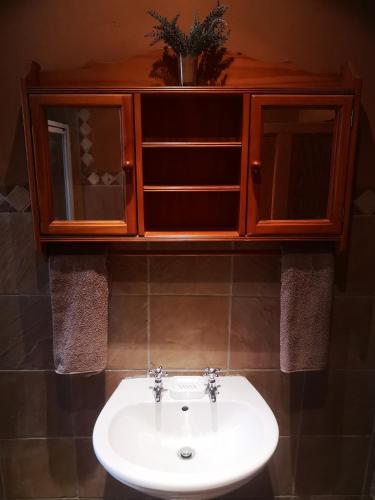 2 bedrooms, 3 beds
