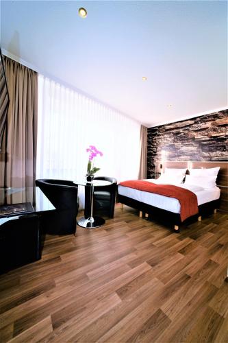 1 queen bed
