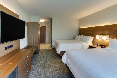 Holiday Inn Express & Suites - Roanoke – Civic Center