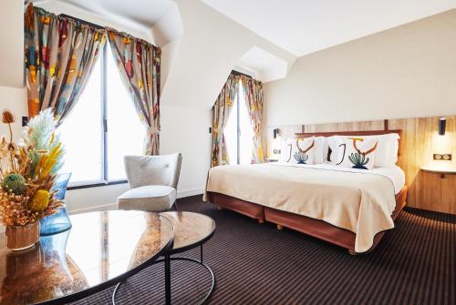 room detail thumbnail 1