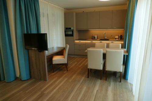 Meyn's Apartments & Hotel - image 14