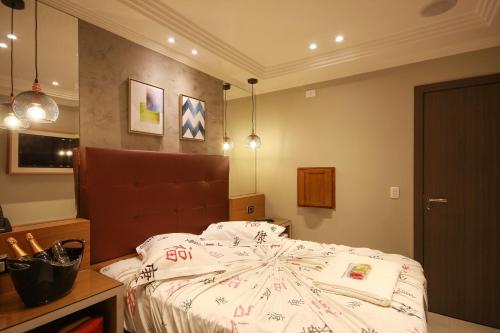Deluxe Room image 7