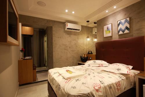 Deluxe Room image 8