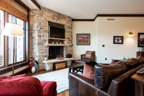 Arrowleaf Lodge - 2 Bed Condo #306 - main image