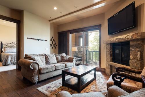 Juniper Landing 103 - 3 Bed - image 2