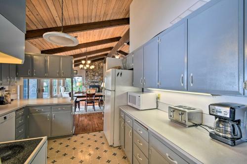 Beachfront Family Home with Views Hike and Fish! - image 7