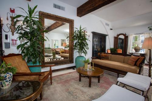 La Casa Del Camino in Laguna Beach, USA