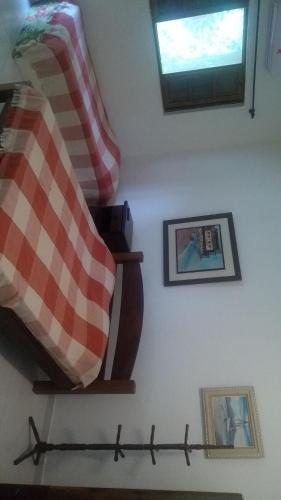 1 double bed, 1 twin bed, 2 bunk beds