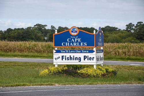 Updated Cape Charles Home about 2 Miles to Beachfront! - image 5