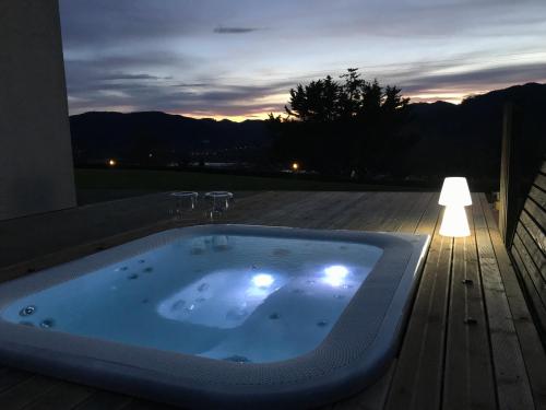 Gyógyfürdő, Hemingway casa rural Kanala in Gautegiz De Arteaga