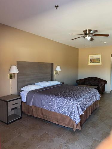 Los Fresnos Inn and Suites