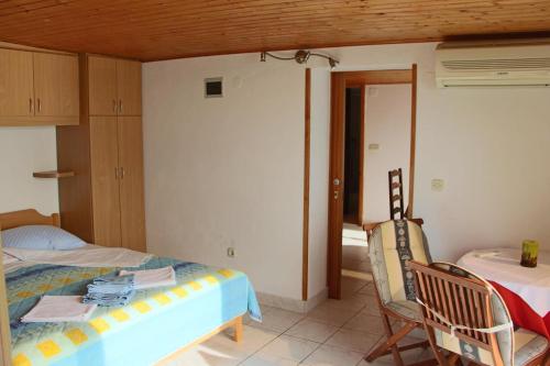 Apartments with a parking space Pisak Omis - 16239 - main image