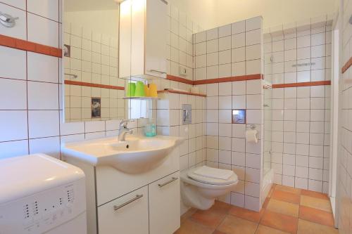 Apartments with a parking space Pisak Omis - 16239 - image 5