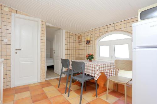 Apartments with a parking space Pisak Omis - 16239 - image 14