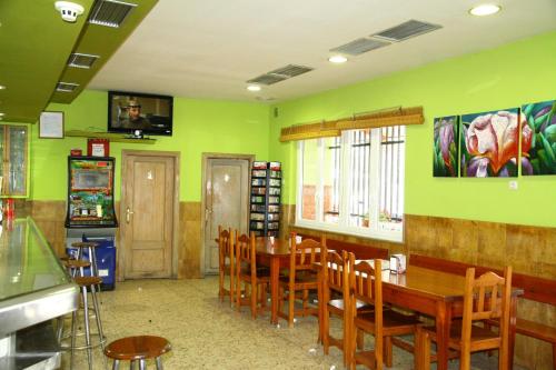 Pub/Lounge, Hostal Asturias in Casas Del Monte