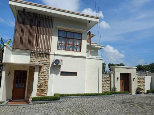 Villa egha