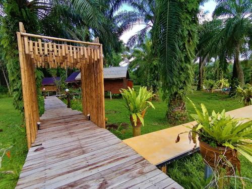 Facilities, Koom Kachanaan in Tub Kaek Beach