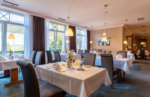 Restaurant, Parkhotel Bergholzchen in Hildesheim