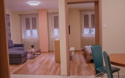 Oros House Apartmanház