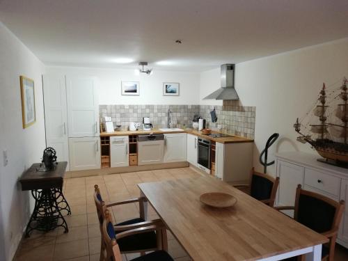 廚房, 西多夫艾爾特斯徹韋德酒店 (Alter Schwede - Seedorf) in 奧斯特西巴德 塞林