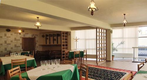 Restaurante, Casa Romaneasca in Curtea De Arges