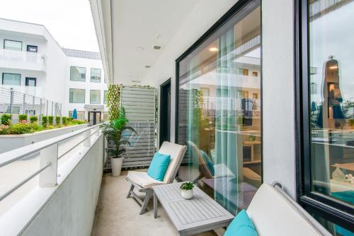 Illume - Ultramodern Community - Poolside Patio condo - image 8