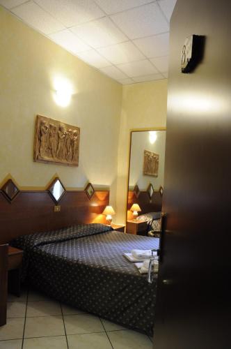 Hotel Farini - image 2