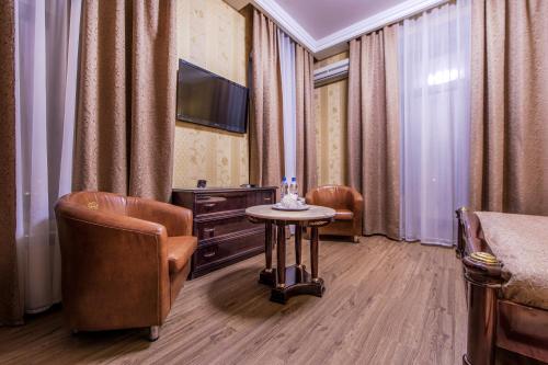 Alex Hotel on Marata - image 4