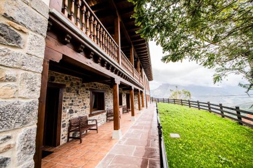 ทัศนียภาพภายนอกโรงแรม, Apartamentos Los Picos de Europa in แอลลาเนส