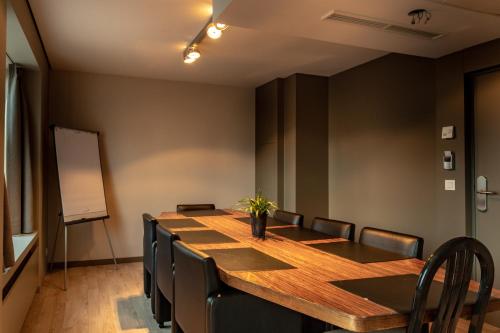 Castelnou Aparthotel - image 5